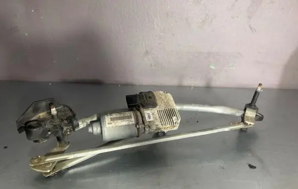 Audi A4 S4 B8 8K Front wiper linkage and motor 8K1955119A 8T1955119