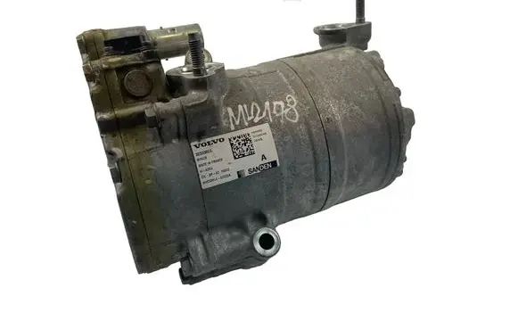 Volvo XC90 Air conditioning (A/C) compressor (pump) 32333863
