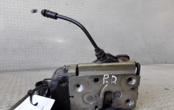 Renault Megane II Front door lock