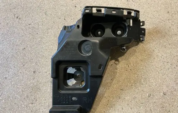 BMW 5 G60 G61 Rear bumper mounting bracket 5A011C2