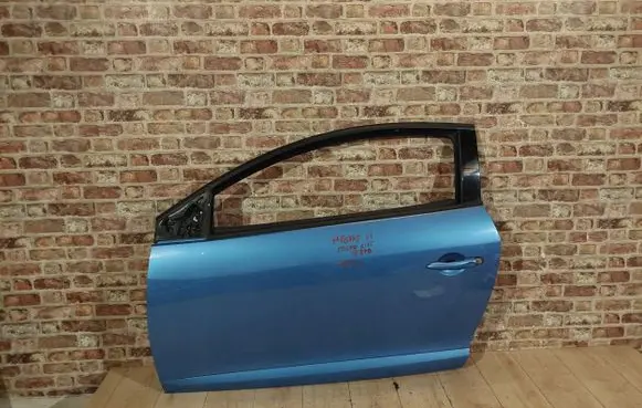 Renault Megane III Front door