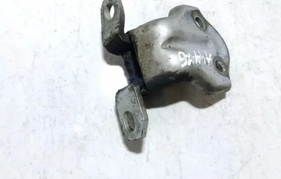 Hyundai Elantra Front door upper hinge