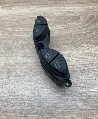 Ford Focus Windscreen/window heater switch 98AG19A945BG