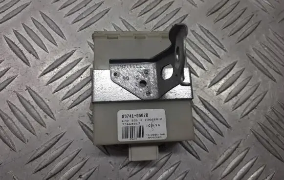Toyota Avensis T250 Door central lock control unit/module 89741-05070
