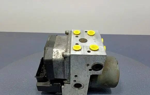 Audi A6 S6 C5 4B ABS Pump 8E0614111AH
