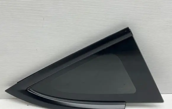 Tesla Model 3 Rear side window 43R011570 DO1100AS2M5385 E008686