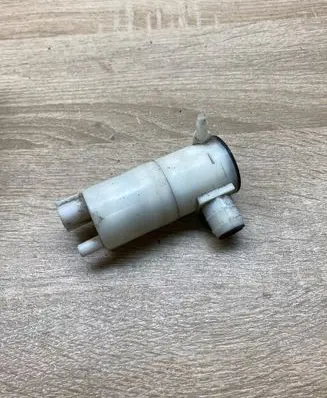 Cadillac Escalade Windscreen/windshield washer pump 1004696 61921