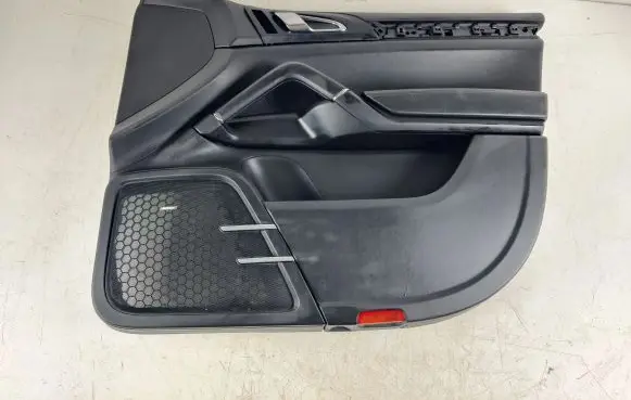 Porsche Cayenne (92A) Front door card panel trim