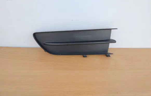 Renault Laguna II Front bumper lower grill 000009693
