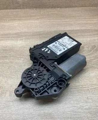 Audi A4 S4 B6 8E 8H Rear door window regulator motor 8E0959801A 105848103