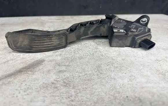 Toyota Auris 150 Accelerator throttle pedal 7811002010
