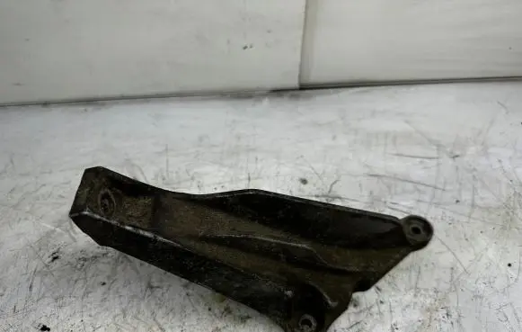 BMW 5 E39 Engine mounting bracket 1092425