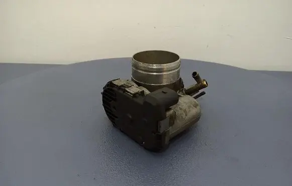 Audi A4 S4 B6 8E 8H Throttle body valve 06B133062H