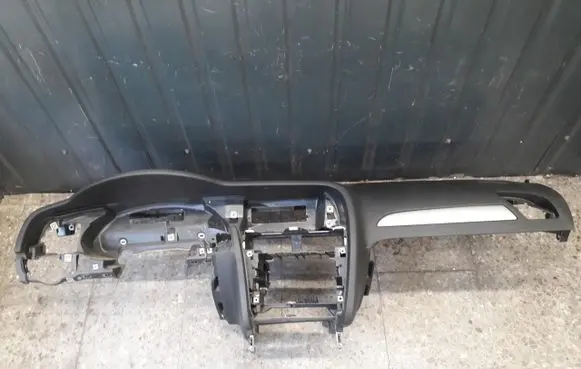 Audi A4 S4 B8 8K Dashboard Konsola