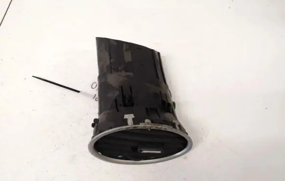 Ford Focus Dash center air vent grill 4m51a014l21ad 4m51-a014l21-ad