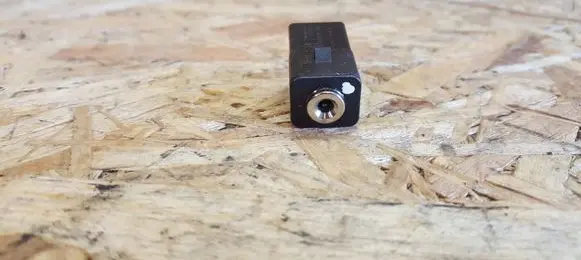 Volvo S60 AUX in-socket connector 31285608