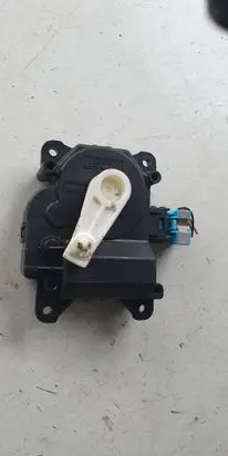 Lexus CT 200H A/C air flow flap actuator/motor 