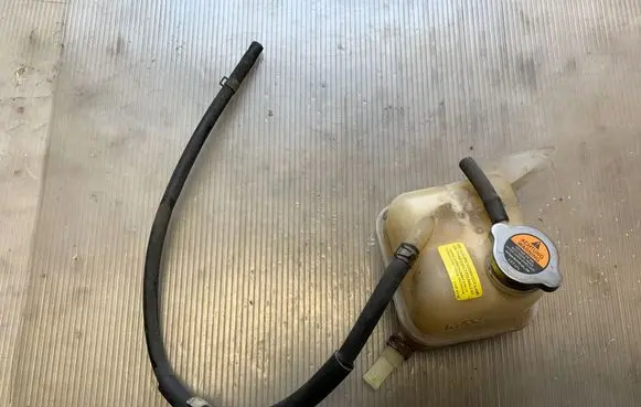 Nissan X-Trail T31 Coolant expansion tank/reservoir 21435JG70A