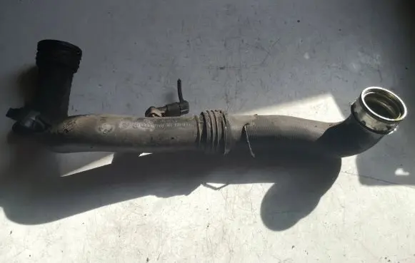 Intercooler hose/pipe