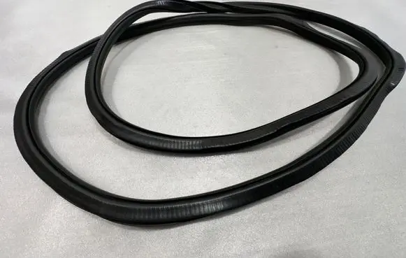 Audi A8 S8 D4 4H Rubber seal front door (on door) 4H0831721F 4H0831721