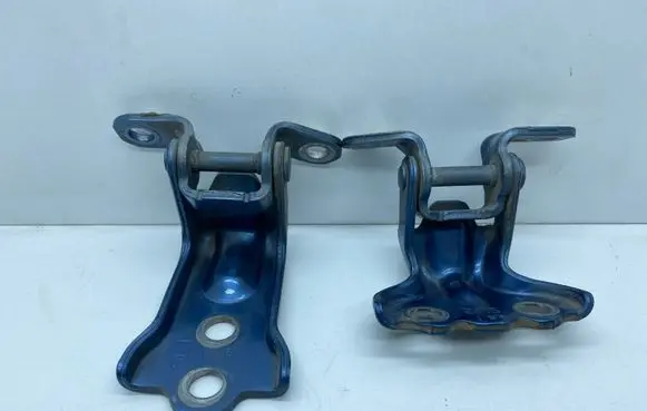 Subaru Forester SK Rear door hinge set 60479SJ030 60479SJ010