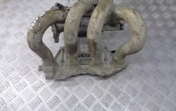 Nissan Primera Intake manifold