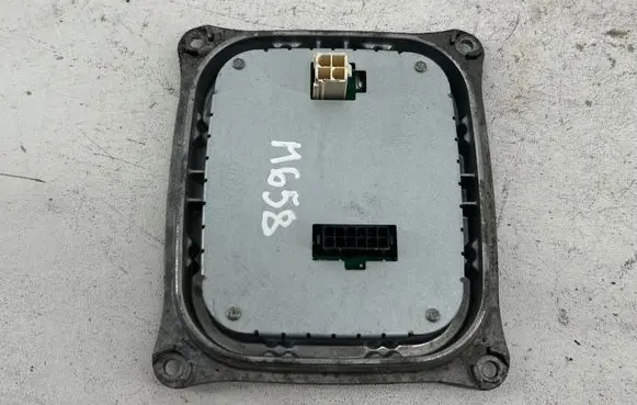 Peugeot 308 Xenon control unit/module 130732940400 10EEG122222