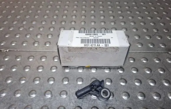 Mazda 2 Airbag deployment crash/impact sensor D09H57KC0046 6000613003