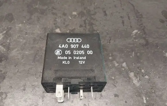 Audi A4 S4 B5 8D Other relay 4A0907440 05020500 361