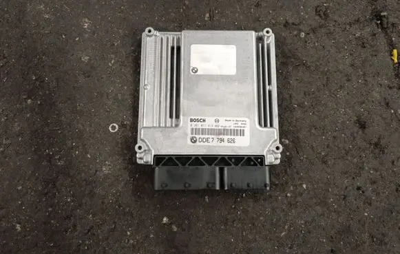 BMW X5 E53 Engine control unit/module 0281011414