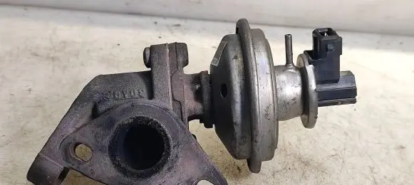 Mini Cooper Countryman R60 EGR valve cooler 70068412
