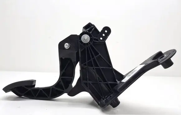Opel Corsa F Clutch pedal 9824263080