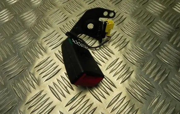 Mercedes-Benz C AMG W204 Front seatbelt buckle A2048602569 M1977