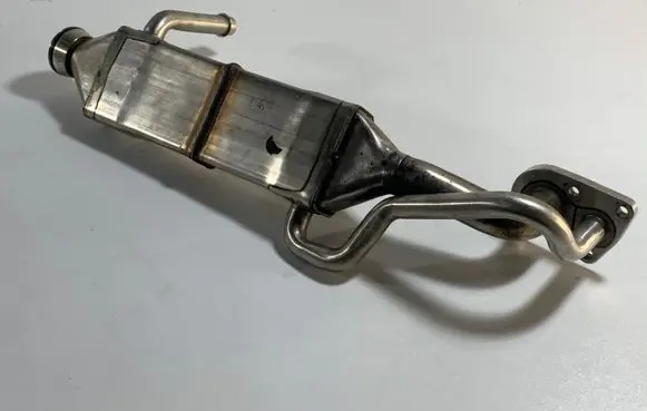 Mercedes-Benz ML W164 EGR valve cooler 16421400175 A16421400175