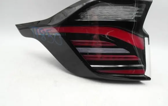 KIA Sportage Rear/tail lights R292462050 A60320250721