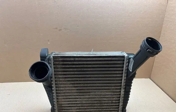 Porsche Cayenne (9PA) Intercooler radiator 7L6145804A