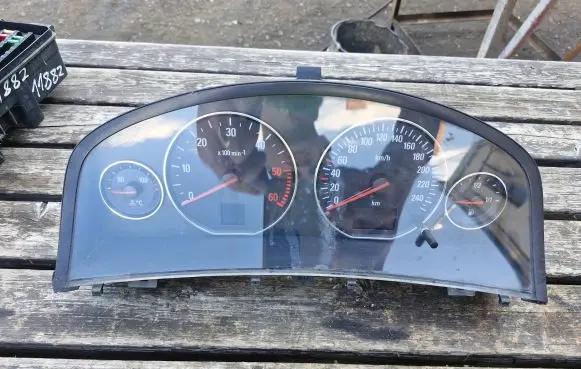 Opel Signum Speedometer (instrument cluster)