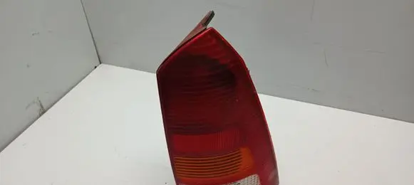 Ford Focus Rear/tail lights XS4X13N004EC