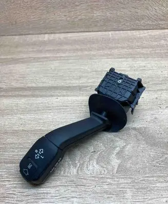BMW 5 E39 Indicator stalk 8352172 01100410