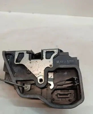 BMW 5 E60 E61 Front door lock 7036168