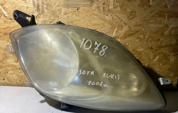 Toyota Yaris Headlight/headlamp 811700D130 89901064
