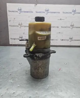 Ford Focus C-MAX Power steering pump 4M513K514AD