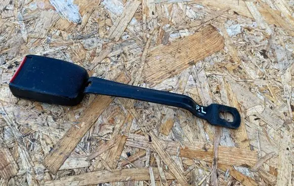 Audi A4 S4 B5 8D Front seatbelt buckle 8D0857755