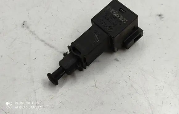 Volkswagen Golf IV Brake pedal sensor switch 1J0945511