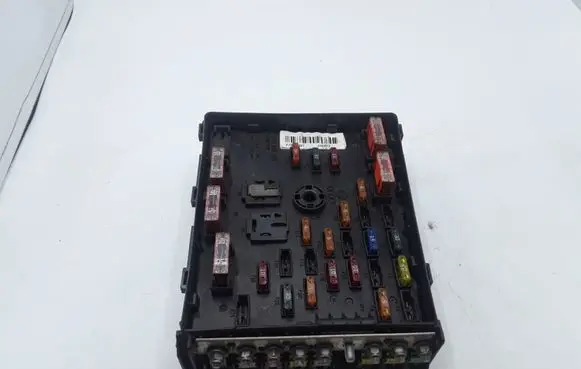 Volkswagen PASSAT B6 Fuse module 3C0937125 63592777 27505907