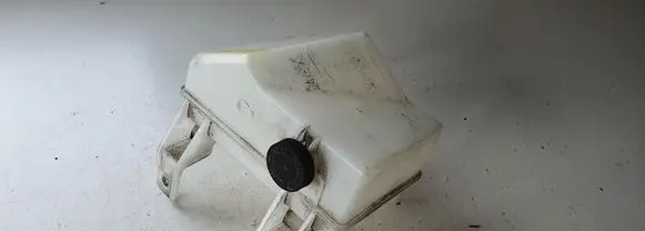 Nissan Leaf I (ZE0) Coolant expansion tank/reservoir