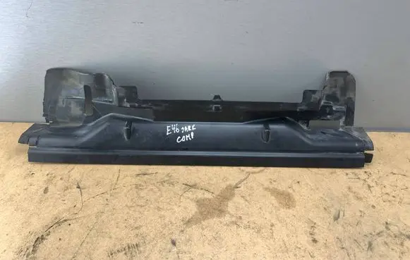 BMW 3 E46 Radiator support slam panel 8211467 51718211467