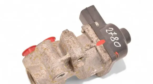 Mitsubishi Outlander EGR valve 1582A166