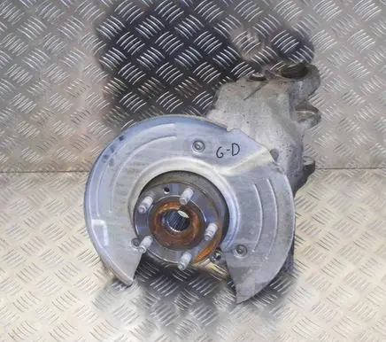 Rear wheel hub