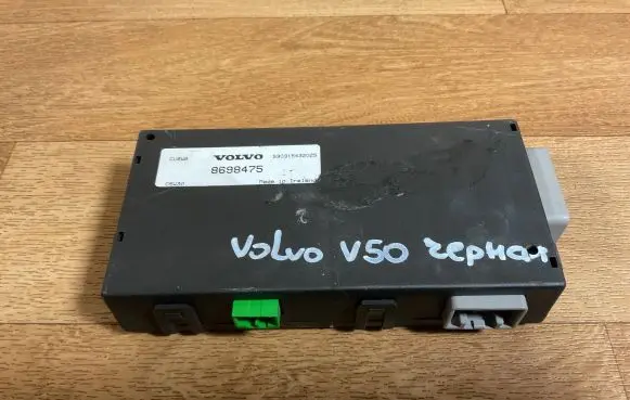 Volvo V50 Tow bar trailer control unit/module 8698475 05W30